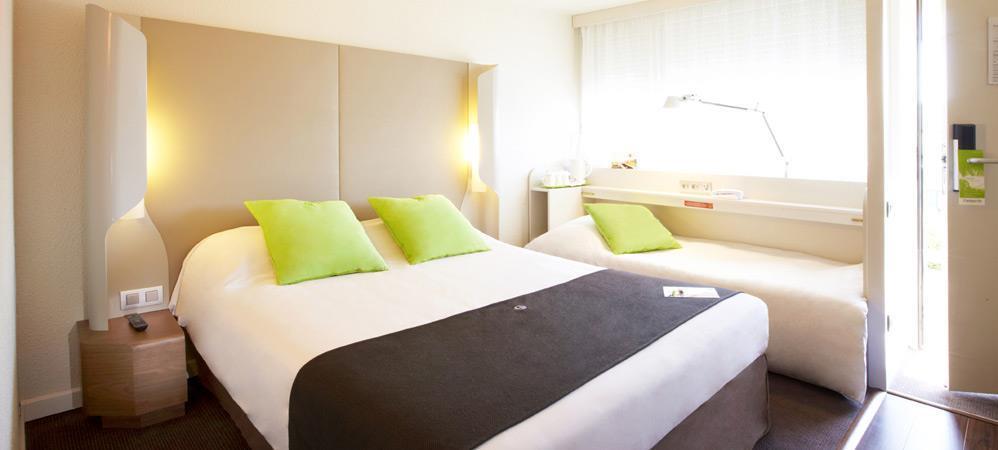 Hotel Campanile Arles Zimmer foto