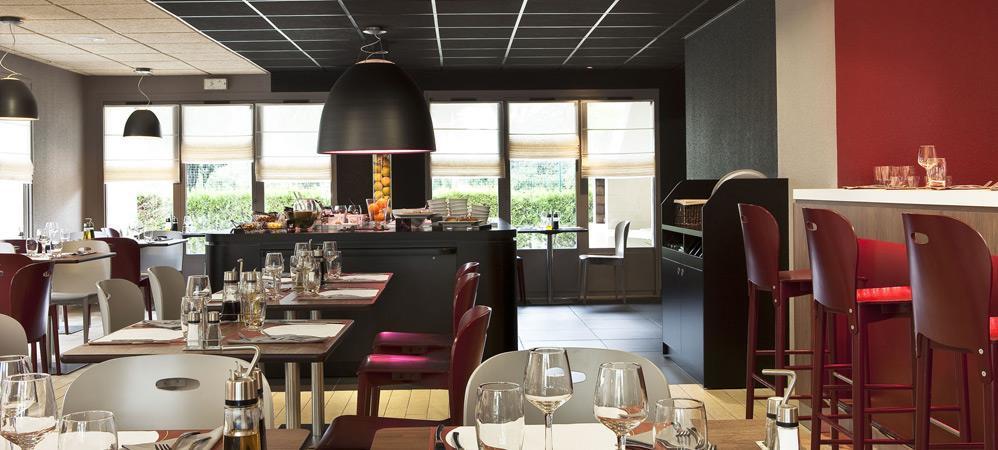Hotel Campanile Arles Restaurant foto